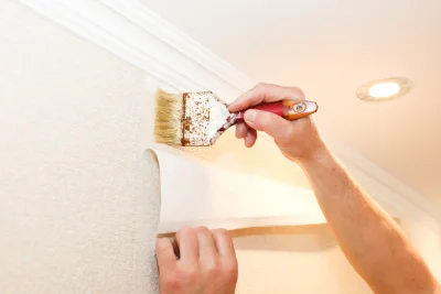 Pose de papier peint à Bringolo — revêtements muraux et toiles de verre